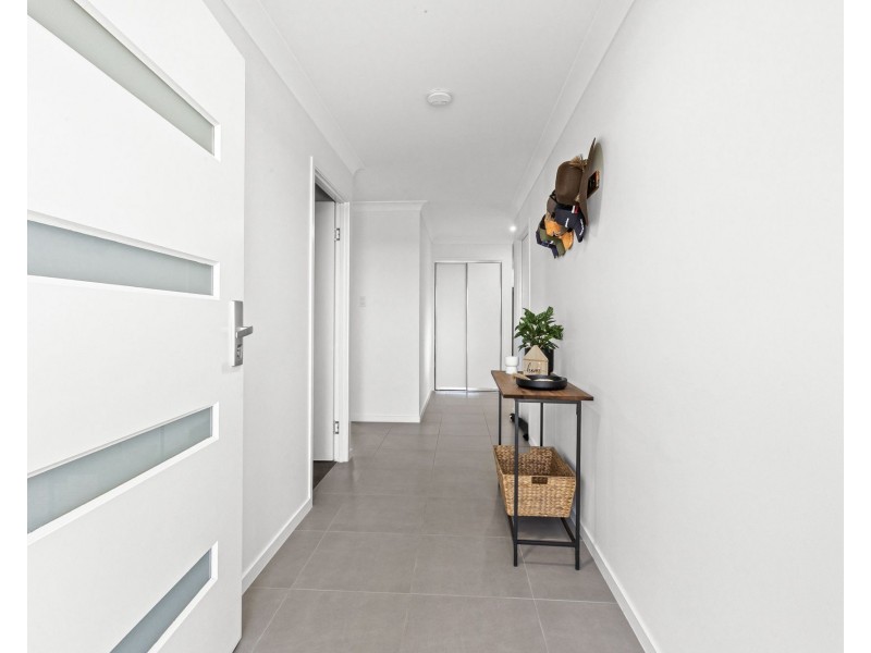 9 Devereux Street, Rural View QLD 4740