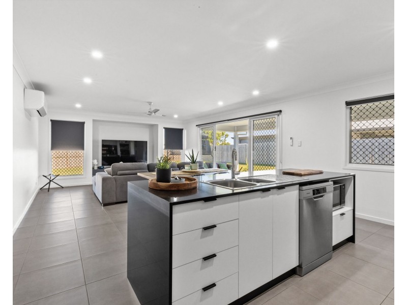 9 Devereux Street, Rural View QLD 4740