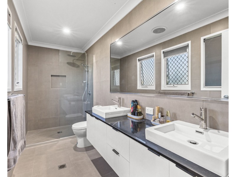 9 Devereux Street, Rural View QLD 4740