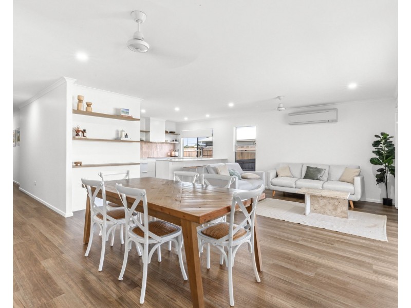 15 Devereux Street, Rural View QLD 4740