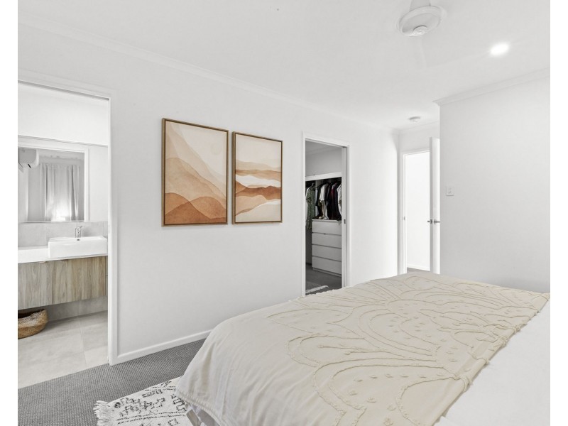 15 Devereux Street, Rural View QLD 4740