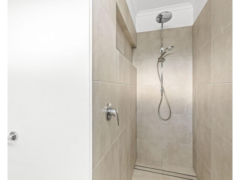 15 Devereux Street, Rural View QLD 4740