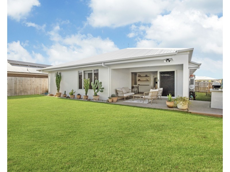 15 Devereux Street, Rural View QLD 4740