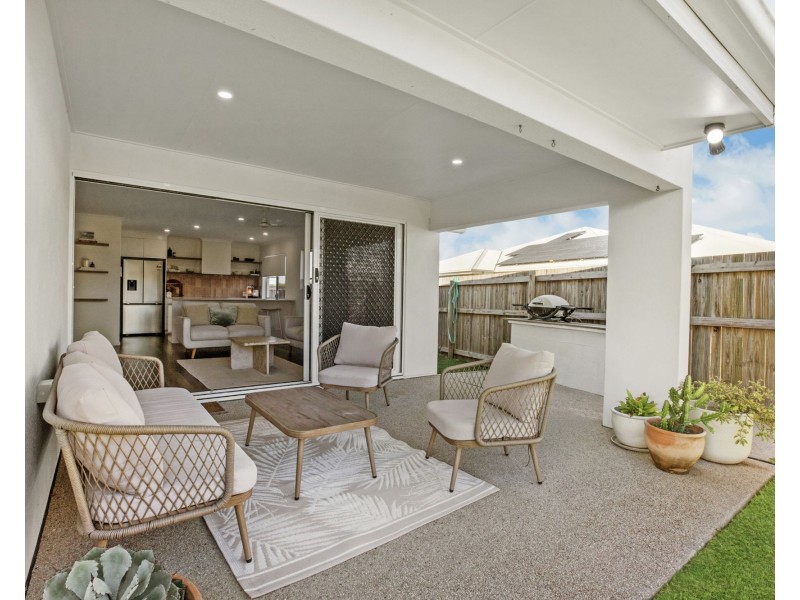 15 Devereux Street, Rural View QLD 4740