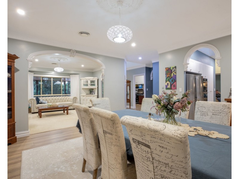 6 Panorama Court, Rural View QLD 4740