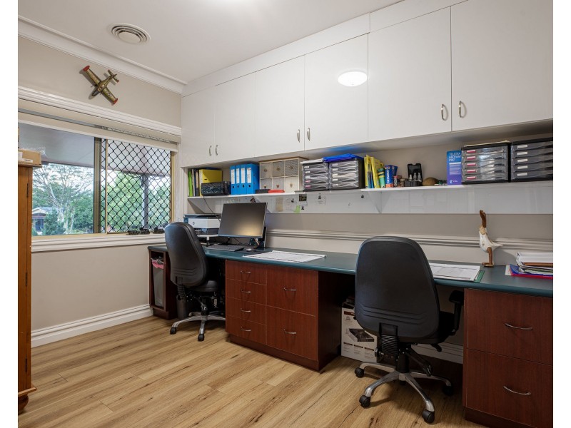 6 Panorama Court, Rural View QLD 4740