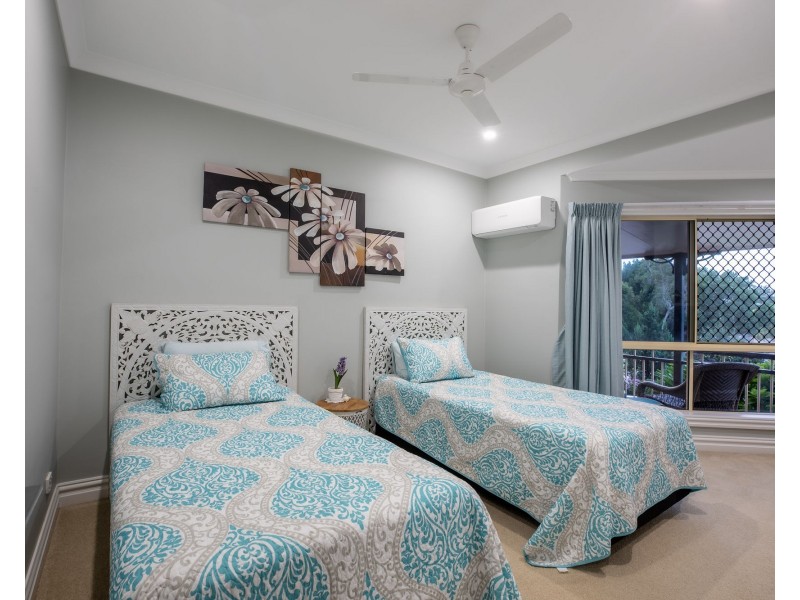 6 Panorama Court, Rural View QLD 4740