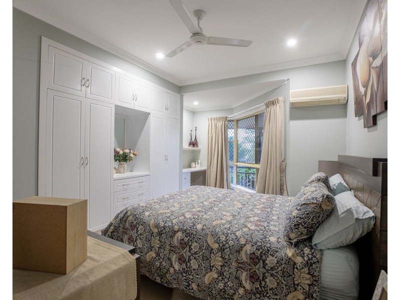 6 Panorama Court, Rural View QLD 4740