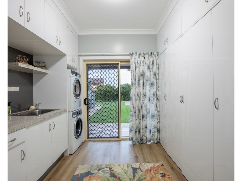 6 Panorama Court, Rural View QLD 4740