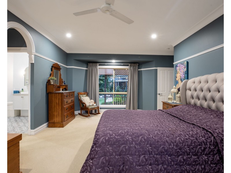 6 Panorama Court, Rural View QLD 4740