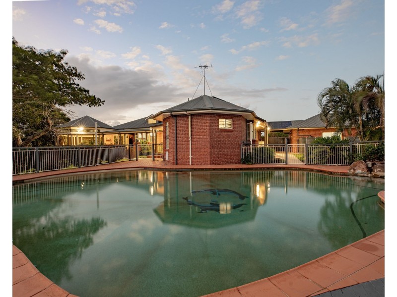 6 Panorama Court, Rural View QLD 4740