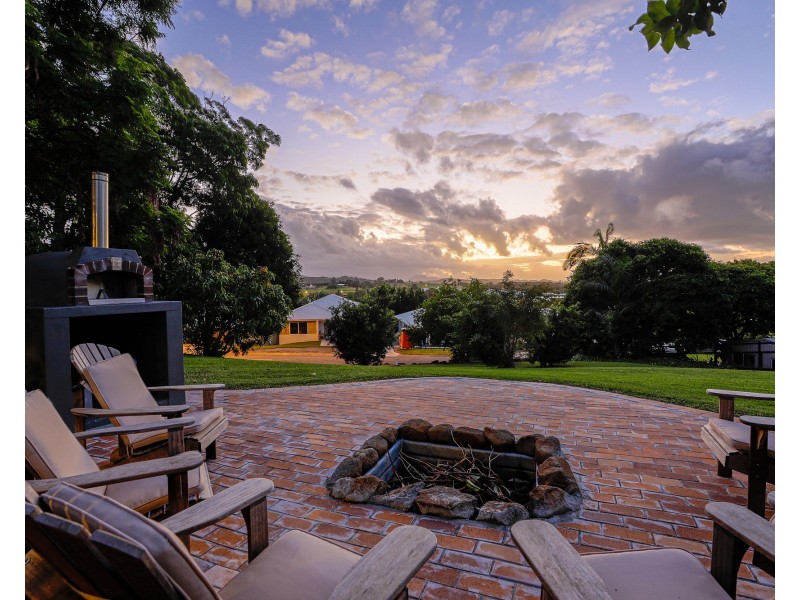 6 Panorama Court, Rural View QLD 4740