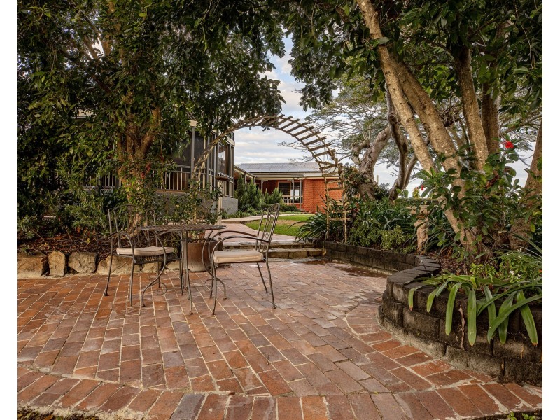 6 Panorama Court, Rural View QLD 4740