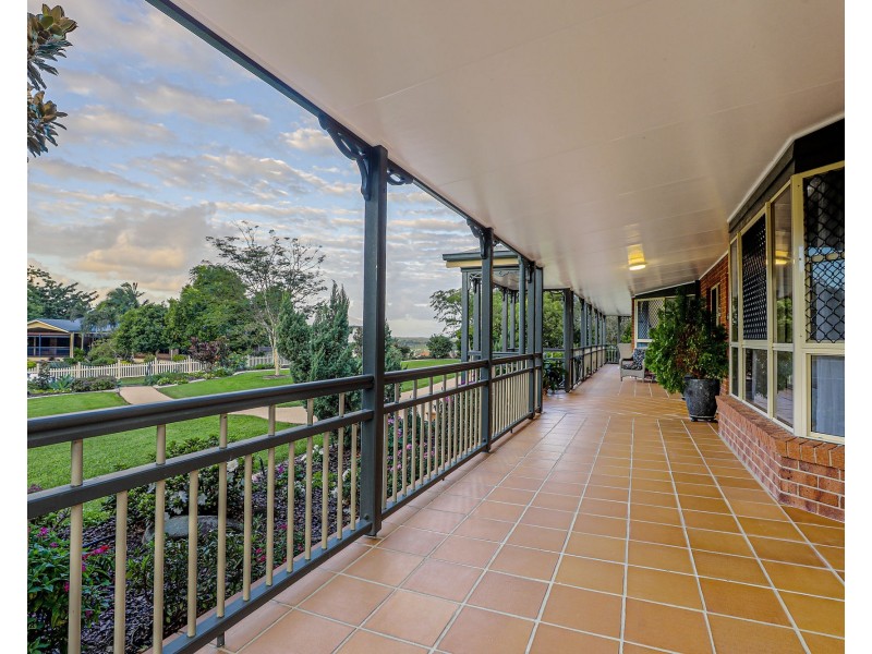 6 Panorama Court, Rural View QLD 4740