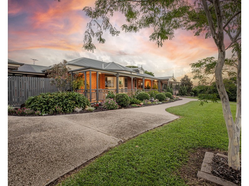 6 Panorama Court, Rural View QLD 4740