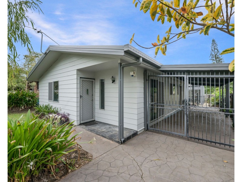 8 Gladstone Street, Eimeo QLD 4740