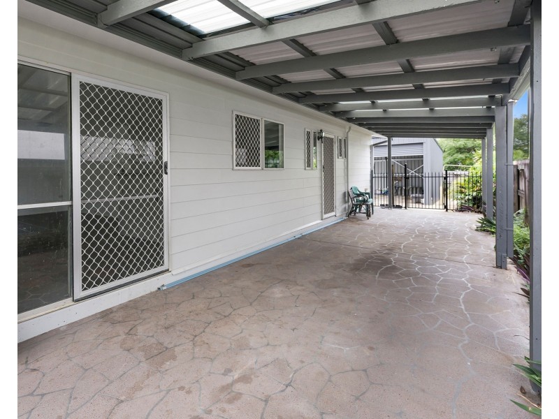 8 Gladstone Street, Eimeo QLD 4740
