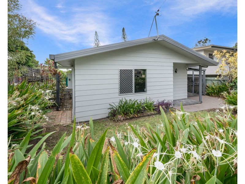 8 Gladstone Street, Eimeo QLD 4740