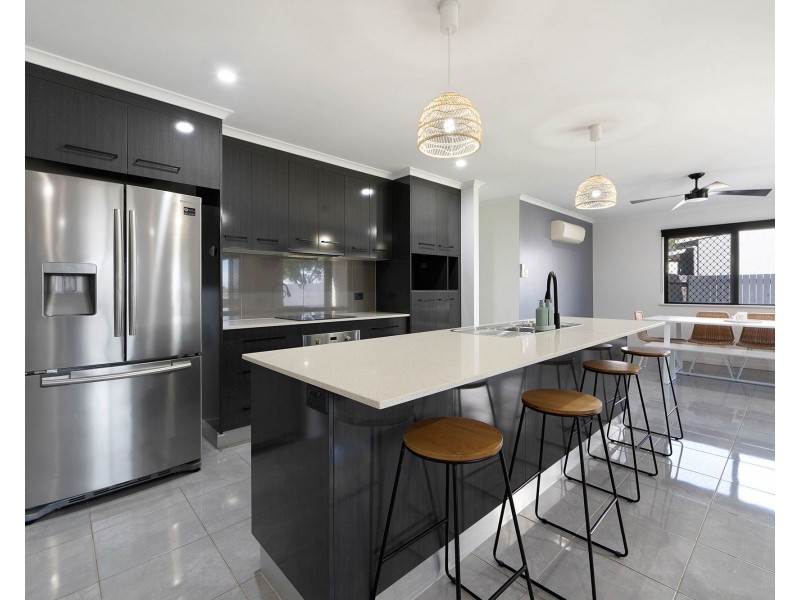 49 Makybe Diva Drive, Ooralea QLD 4740