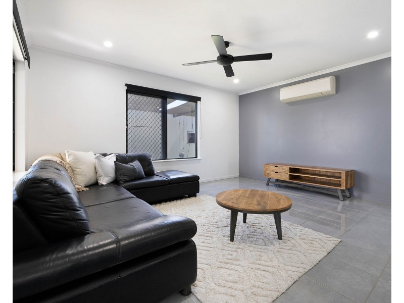 49 Makybe Diva Drive, Ooralea QLD 4740