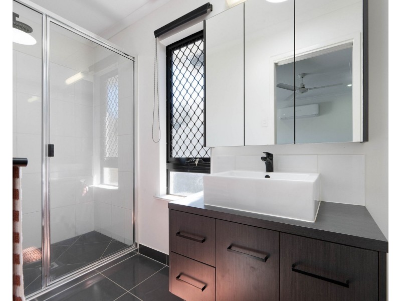49 Makybe Diva Drive, Ooralea QLD 4740