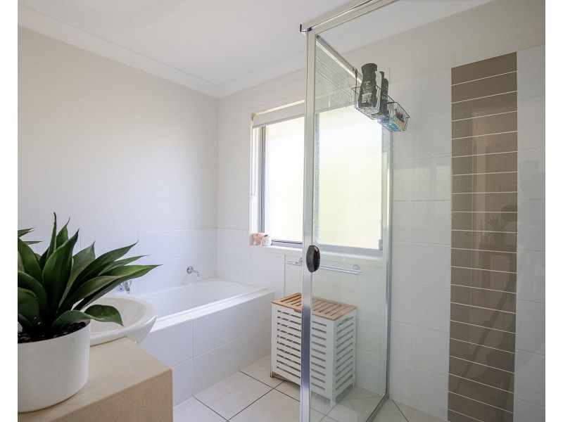 1 & 2 / 35 Avalon Drive (access from 19 Brearley Court), Rural View QLD 4740