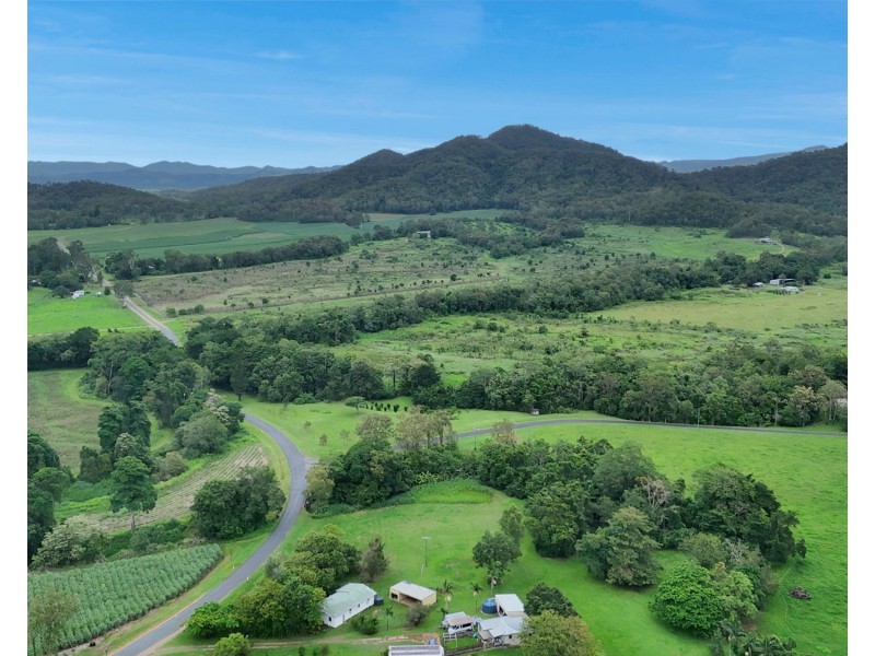 40 Langdon-Lumburra Road, Dows Creek QLD 4754