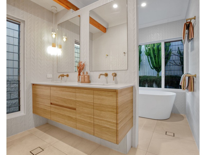 32 Parkedge Avenue, Richmond QLD 4740