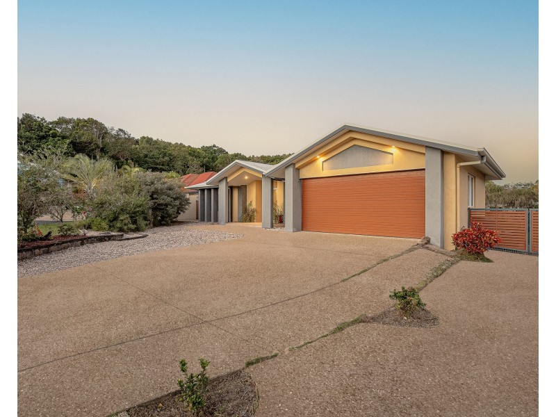 4 Navigator Court, Shoal Point QLD 4750