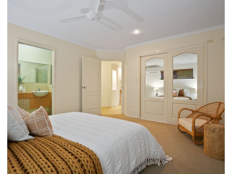 4 Navigator Court, Shoal Point QLD 4750