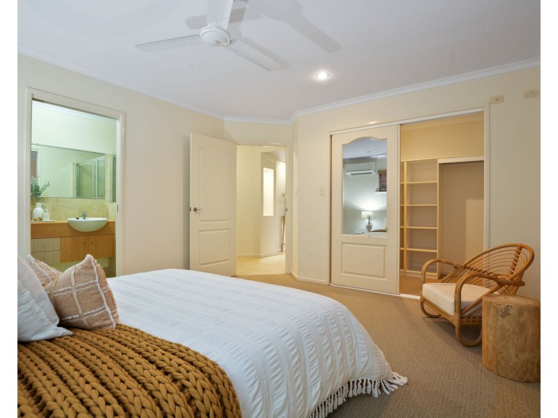 4 Navigator Court, Shoal Point QLD 4750