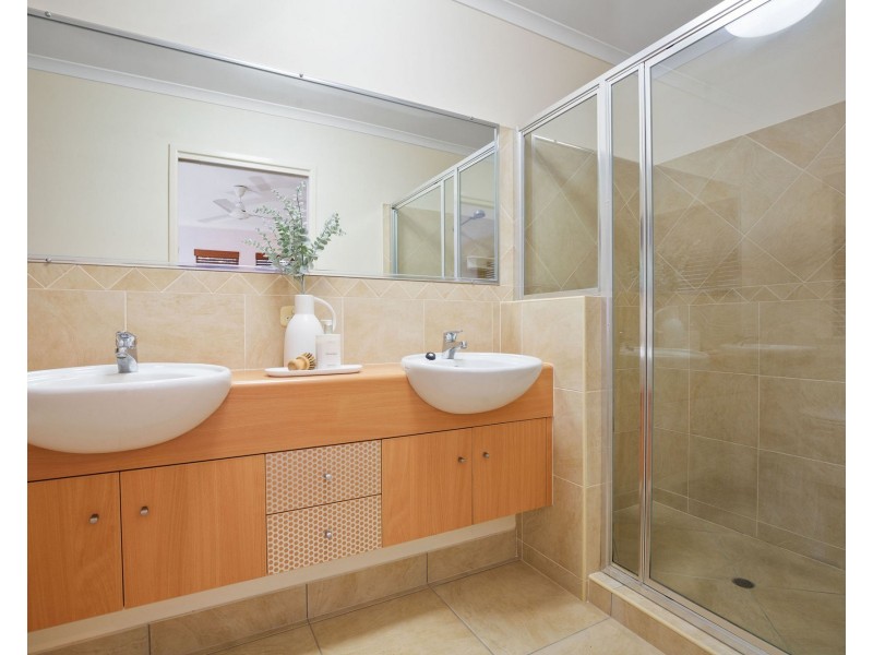 4 Navigator Court, Shoal Point QLD 4750