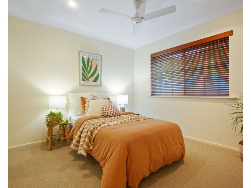 4 Navigator Court, Shoal Point QLD 4750