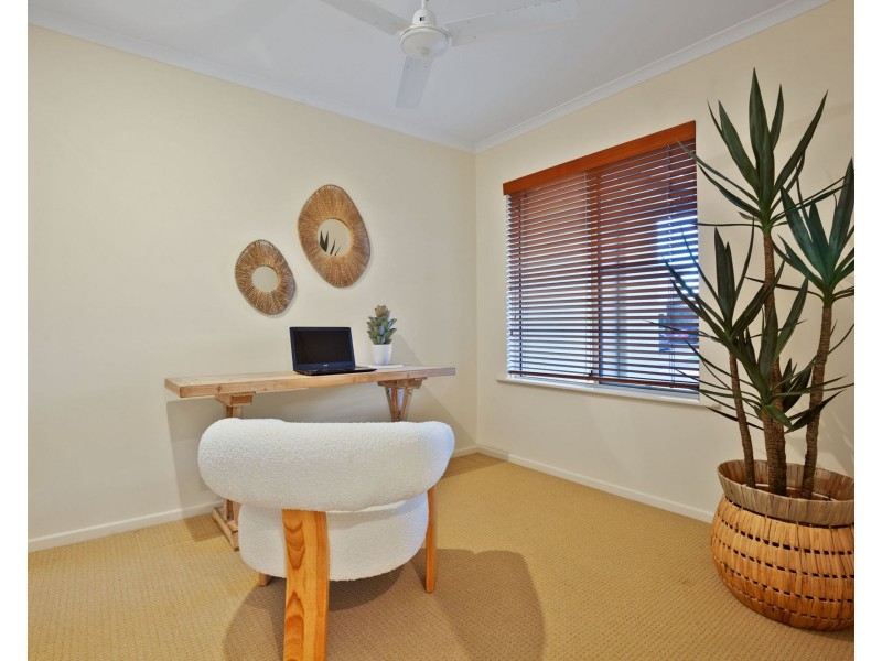 4 Navigator Court, Shoal Point QLD 4750