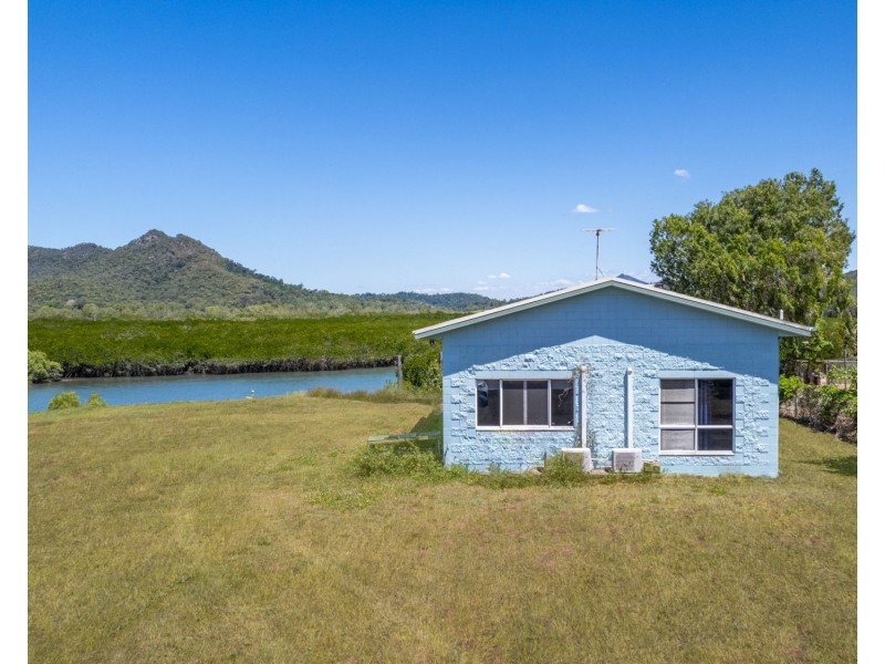 86 Poinciana Avenue, Seaforth QLD 4741