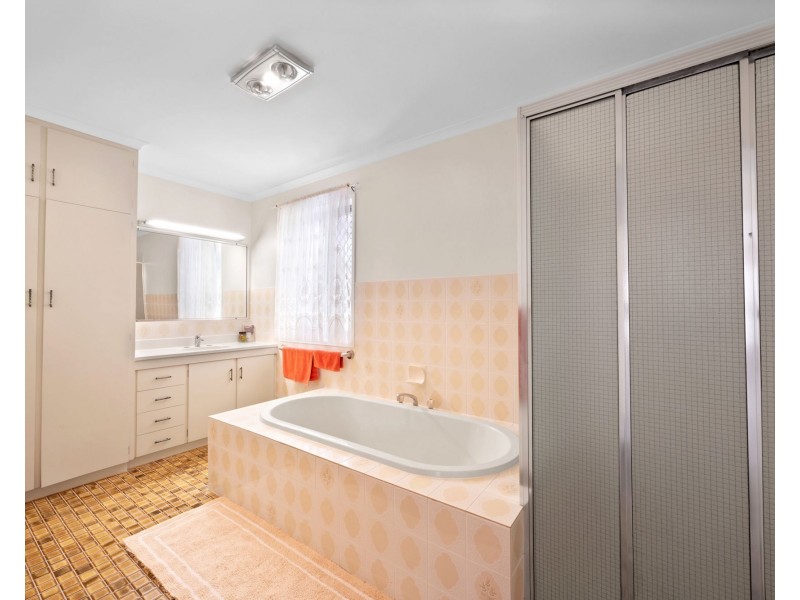 17 Walz Avenue, Mcewens Beach QLD 4740