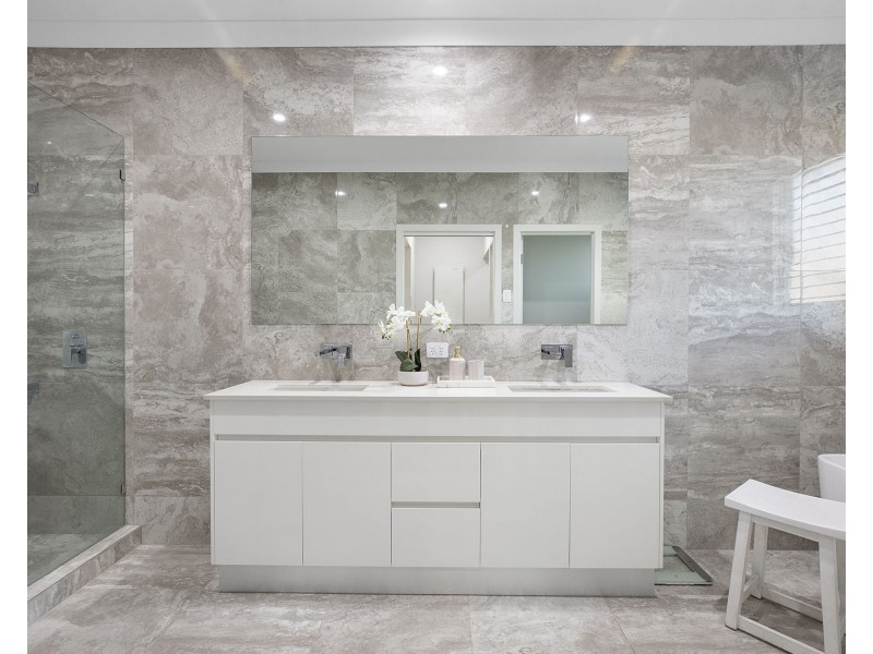 16 Emma Drive, Richmond QLD 4740