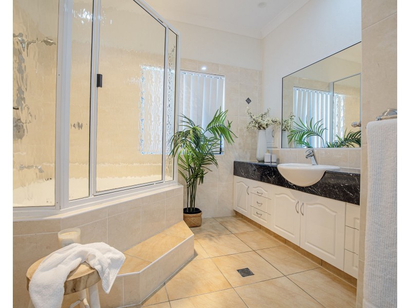 77 Camilleri Street, Dolphin Heads QLD 4740