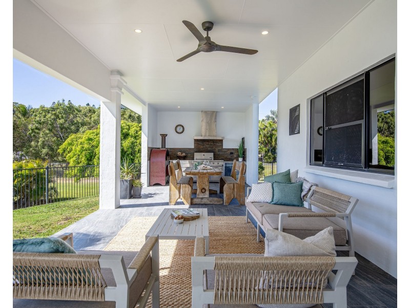 77 Camilleri Street, Dolphin Heads QLD 4740