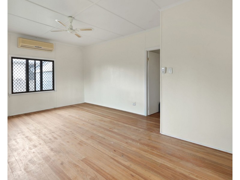 10 Henderson Street, East Mackay QLD 4740