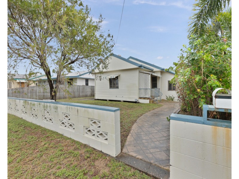 10 Henderson Street, East Mackay QLD 4740