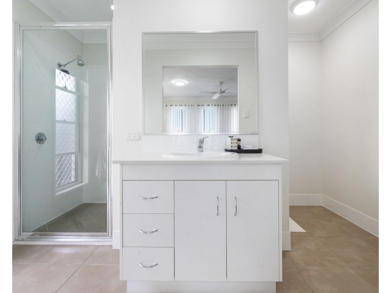 29 Dickens Avenue, Ooralea QLD 4740