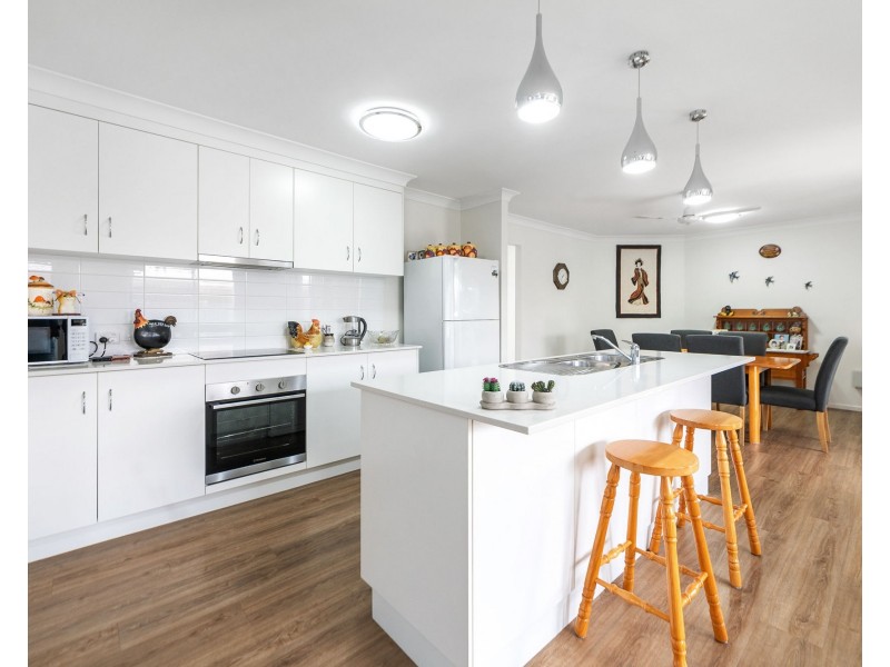 29 Dickens Avenue, Ooralea QLD 4740