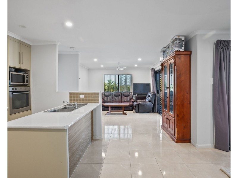 34 Hangan Street, Bucasia QLD 4750