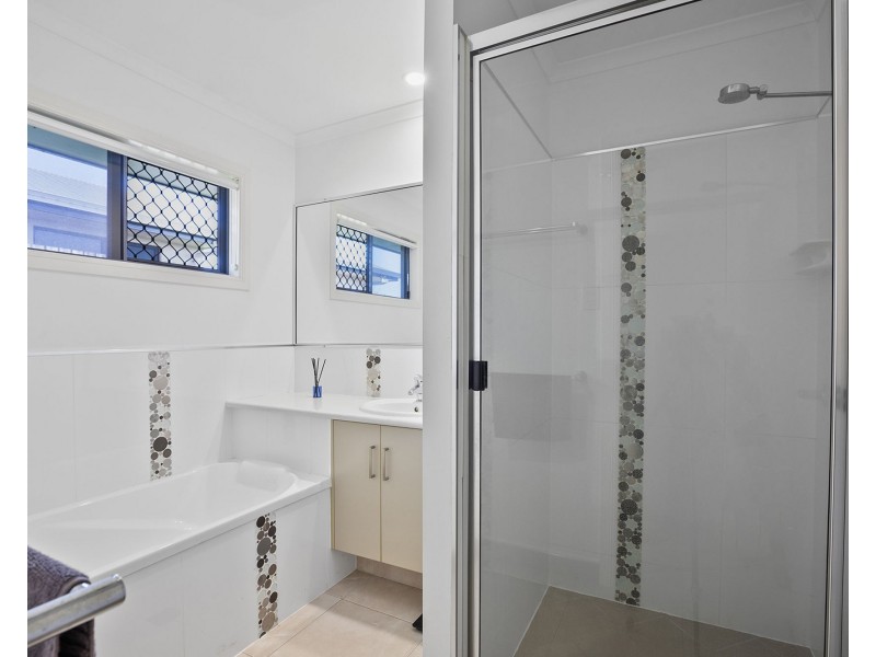 34 Hangan Street, Bucasia QLD 4750