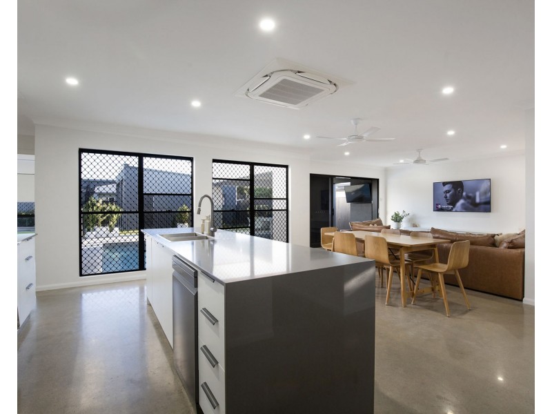 1 Rosalind Vista, Richmond QLD 4740