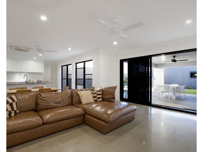 1 Rosalind Vista, Richmond QLD 4740