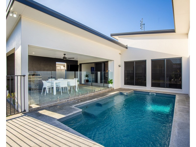 1 Rosalind Vista, Richmond QLD 4740