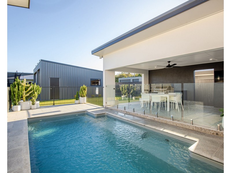 1 Rosalind Vista, Richmond QLD 4740