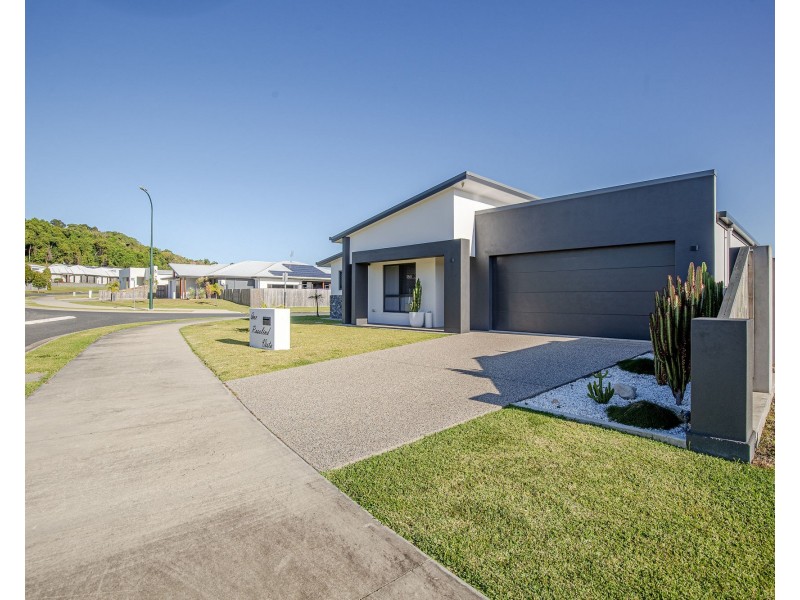 1 Rosalind Vista, Richmond QLD 4740